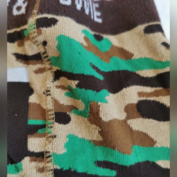 Izzy & Owie Camo Deer 12-24 month Shorts - Picture 3 of 6